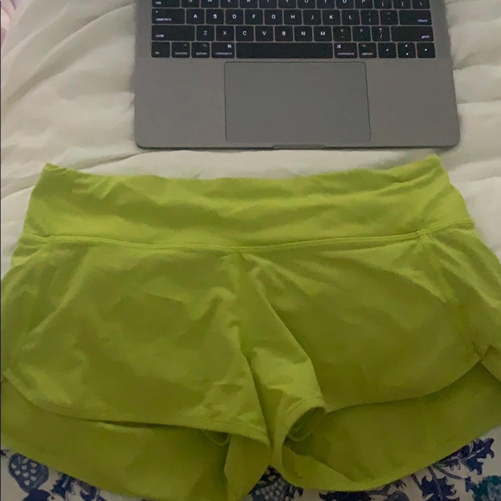 line green lulu shorts 2.5 inseam